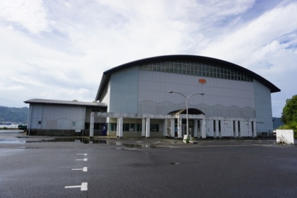 津久見市総合運動公園　サニーホール（室内練習場）