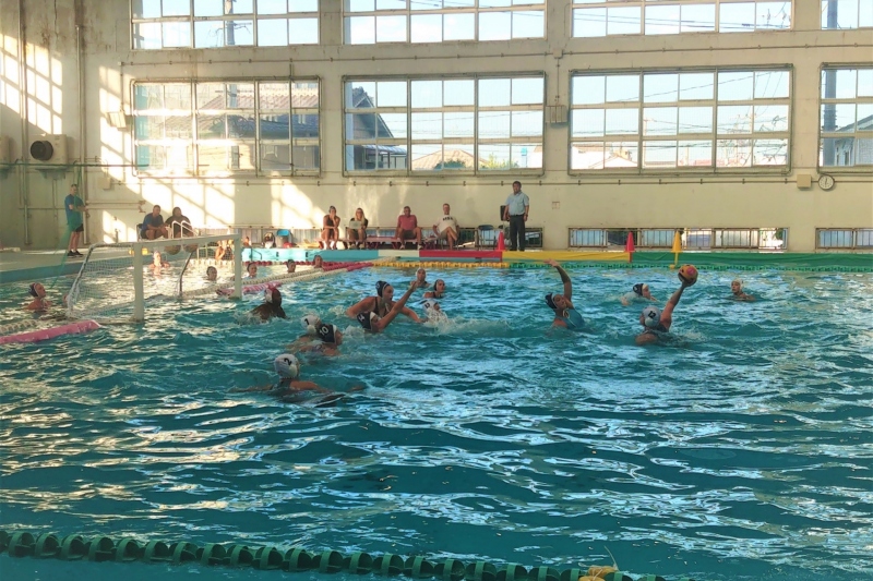 ハンガリー、アメリカ水球女子代表チームが大分県大分市で事前合宿を行いました。